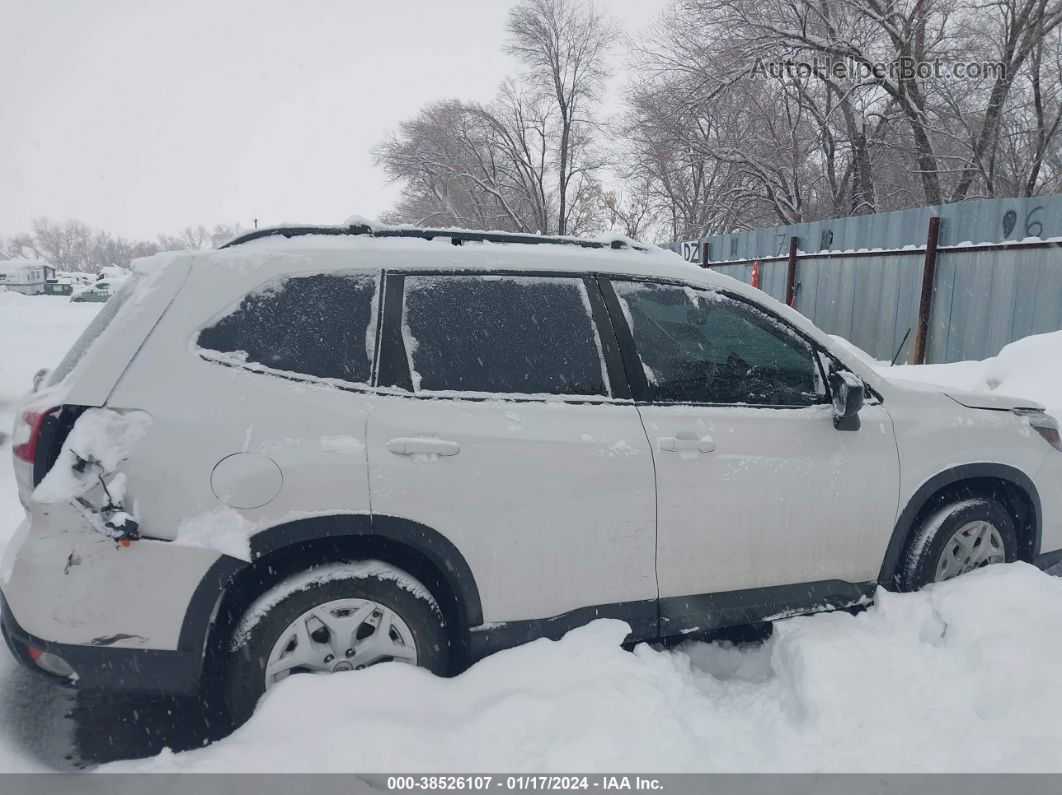 2019 Subaru Forester   White vin: JF2SKACCXKH496607