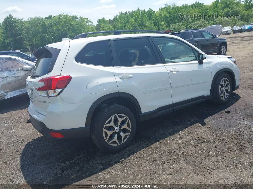 2019 Subaru Forester Premium White vin: JF2SKAEC4KH529369