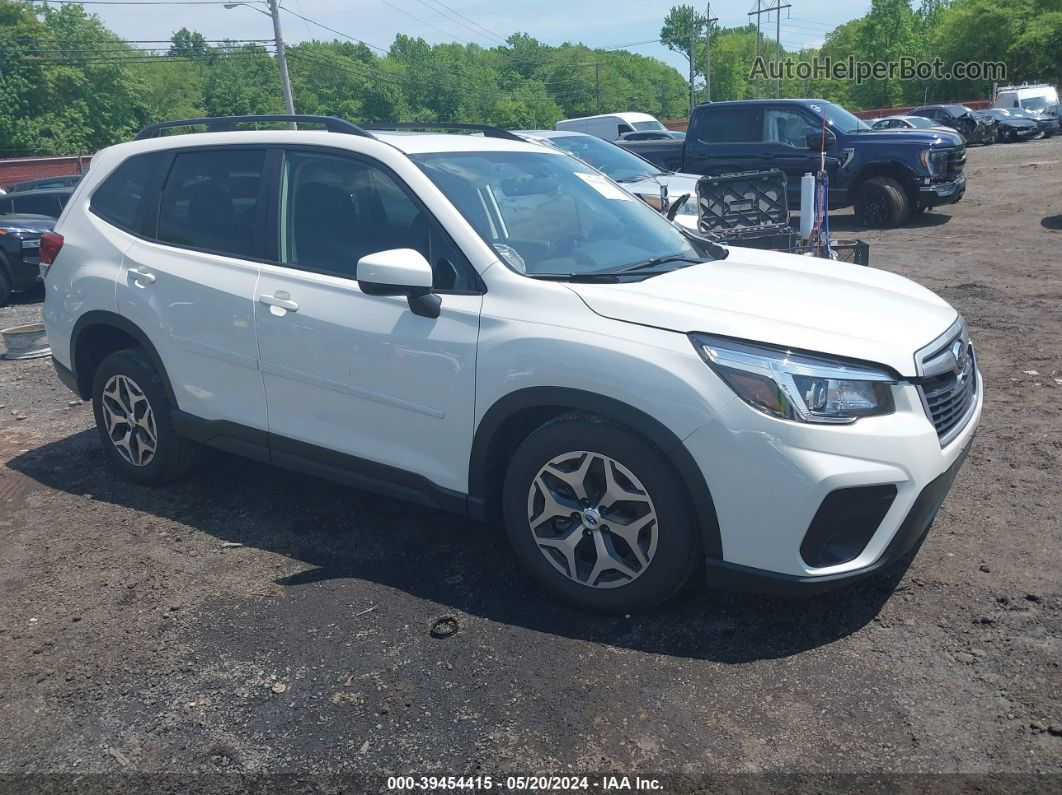 2019 Subaru Forester Premium White vin: JF2SKAEC4KH529369