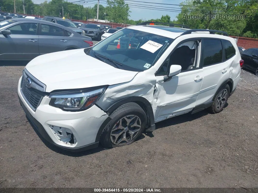 2019 Subaru Forester Premium White vin: JF2SKAEC4KH529369