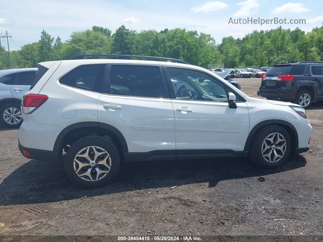 2019 Subaru Forester Premium White vin: JF2SKAEC4KH529369