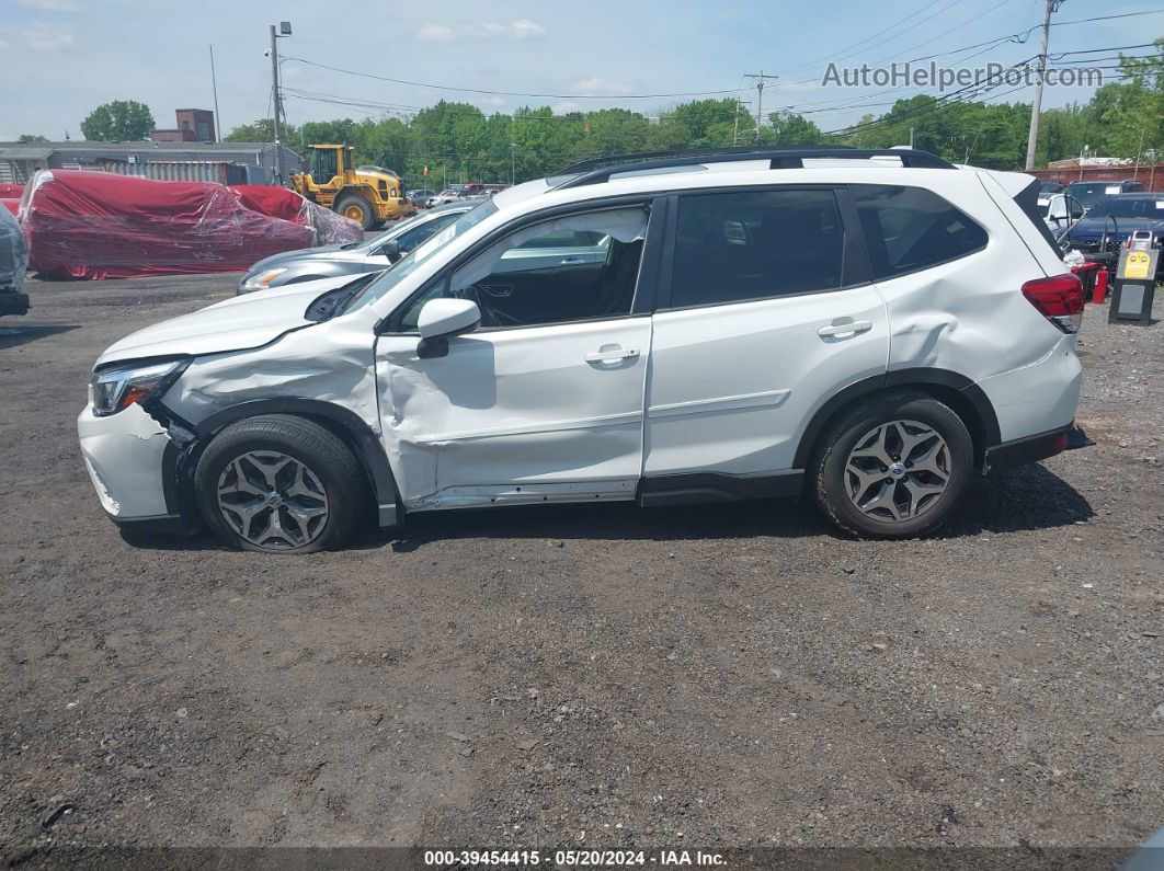 2019 Subaru Forester Premium White vin: JF2SKAEC4KH529369