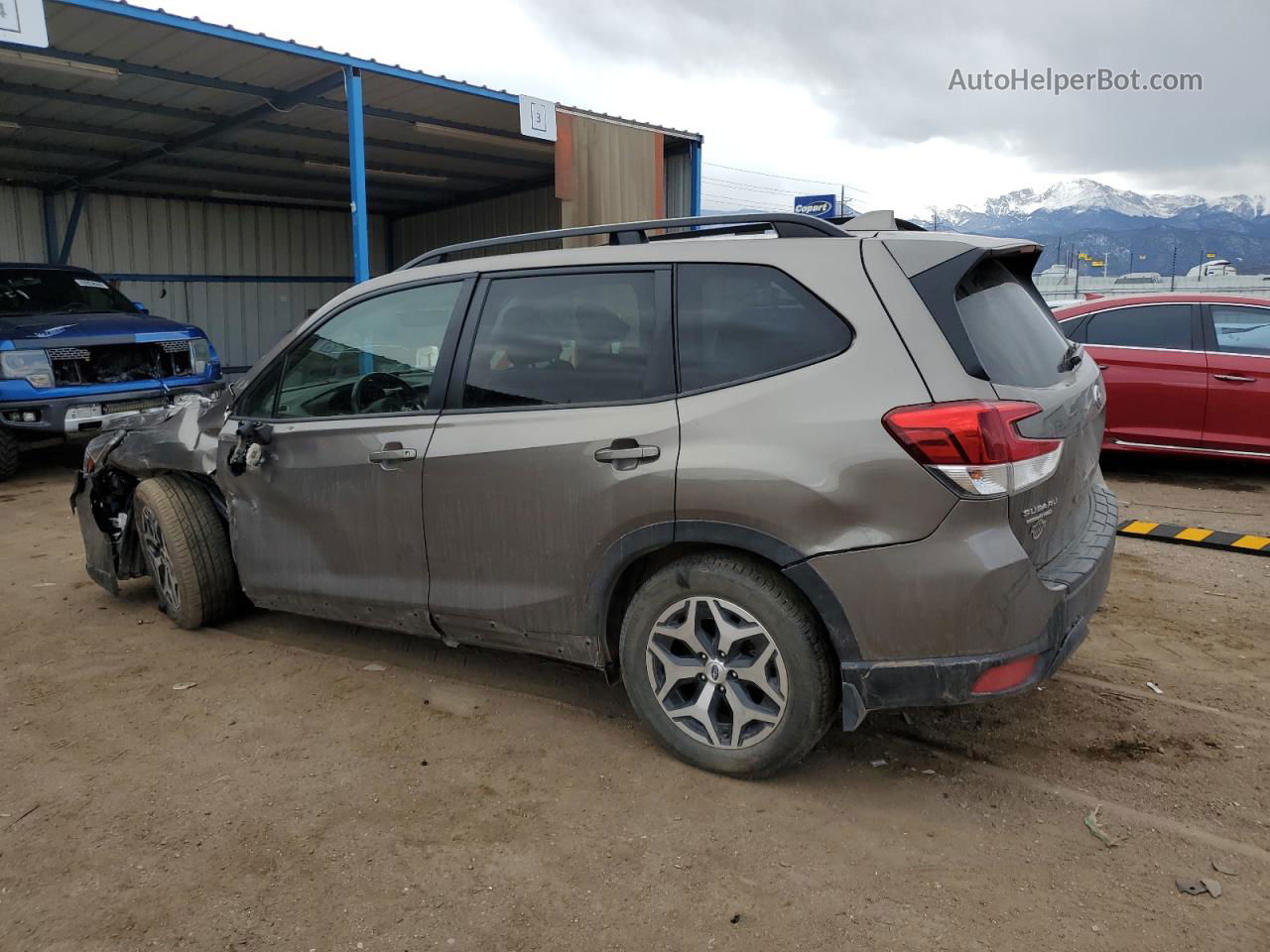 2020 Subaru Forester Premium Коричневый vin: JF2SKAGC2LH432735