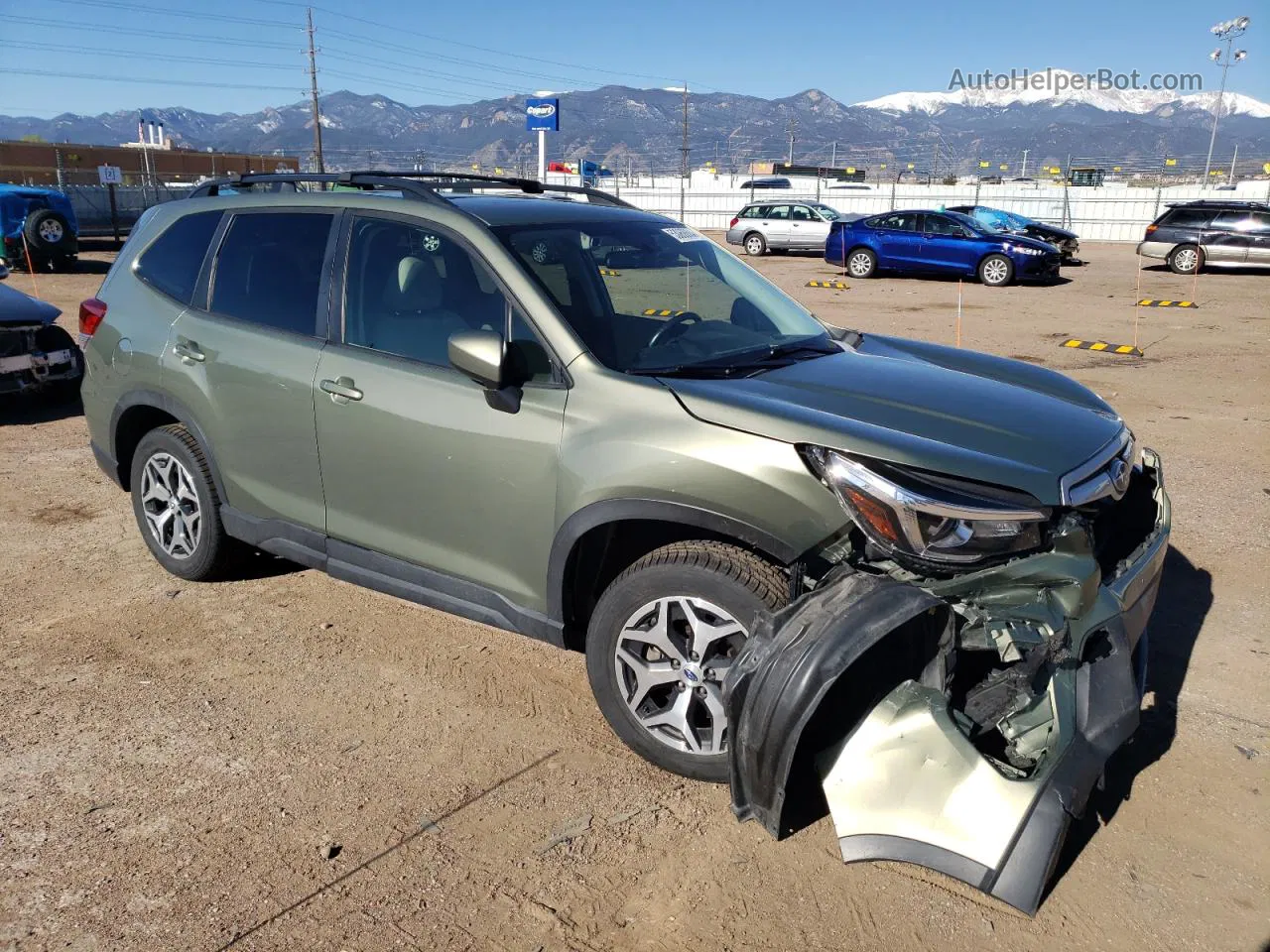 2020 Subaru Forester Premium Зеленый vin: JF2SKAGC2LH515713