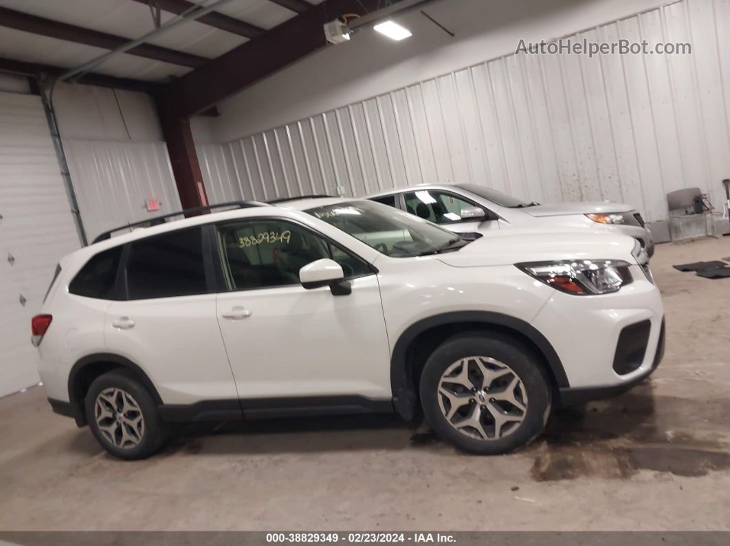 2020 Subaru Forester Premium White vin: JF2SKAGC3LH435563