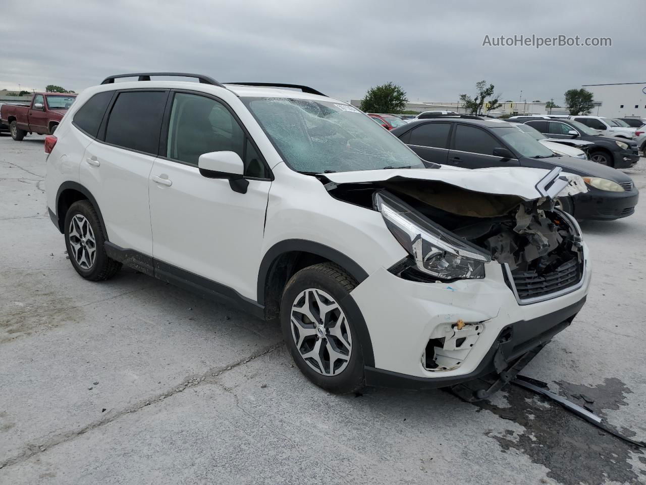 2020 Subaru Forester Premium Белый vin: JF2SKAGC4LH597590