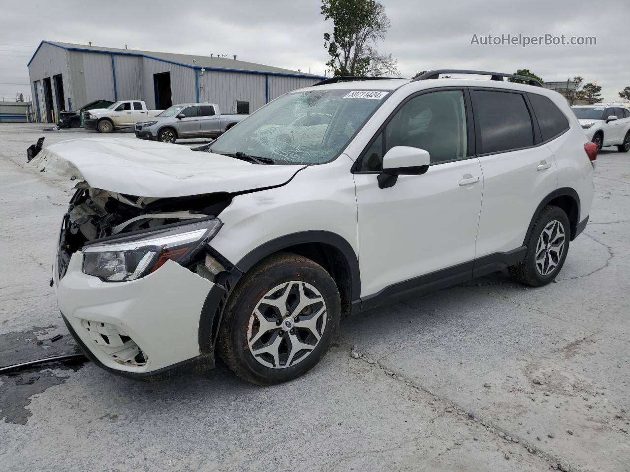 2020 Subaru Forester Premium White vin: JF2SKAGC4LH597590