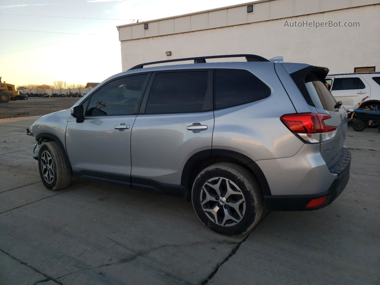 2019 Subaru Forester Premium Серебряный vin: JF2SKAGC5KH461841