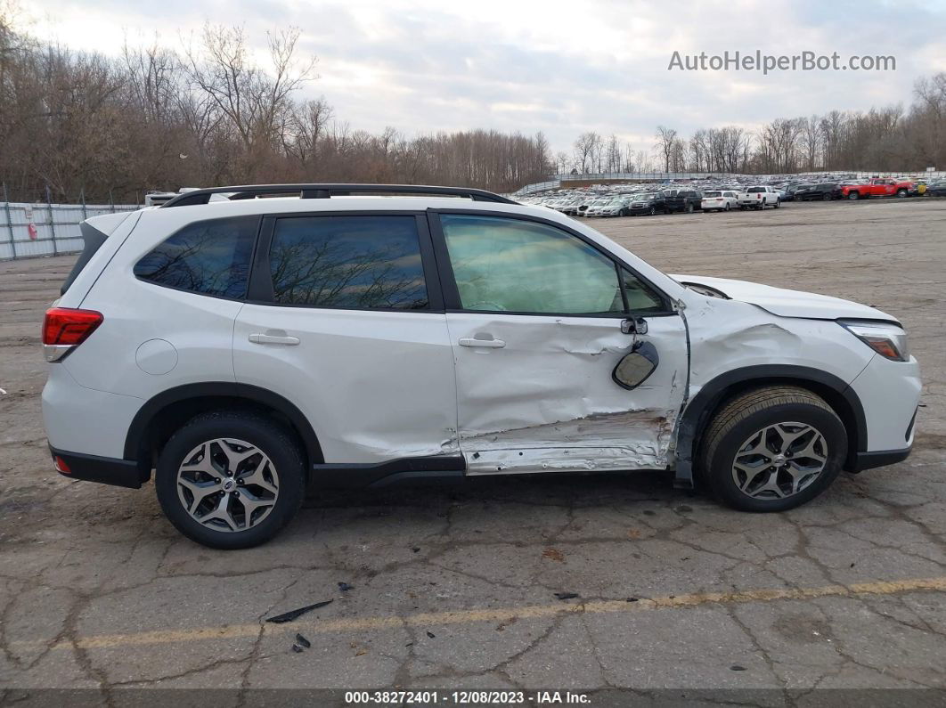 2019 Subaru Forester Premium White vin: JF2SKAGC5KH575435