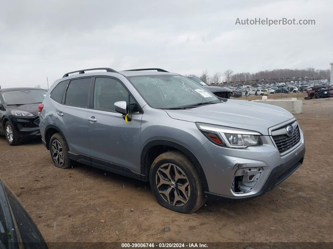 2020 Subaru Forester Premium Серебряный vin: JF2SKAGC5LH486837