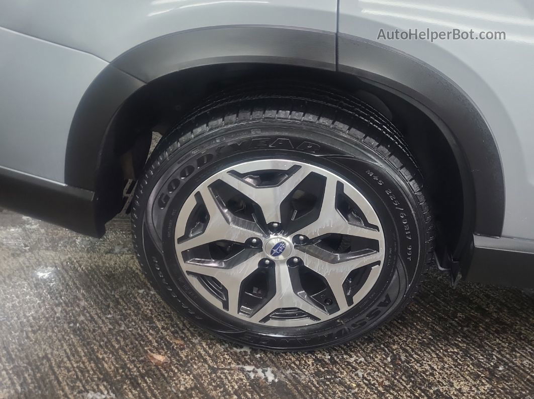 2019 Subaru Forester Premium vin: JF2SKAGC6KH562399