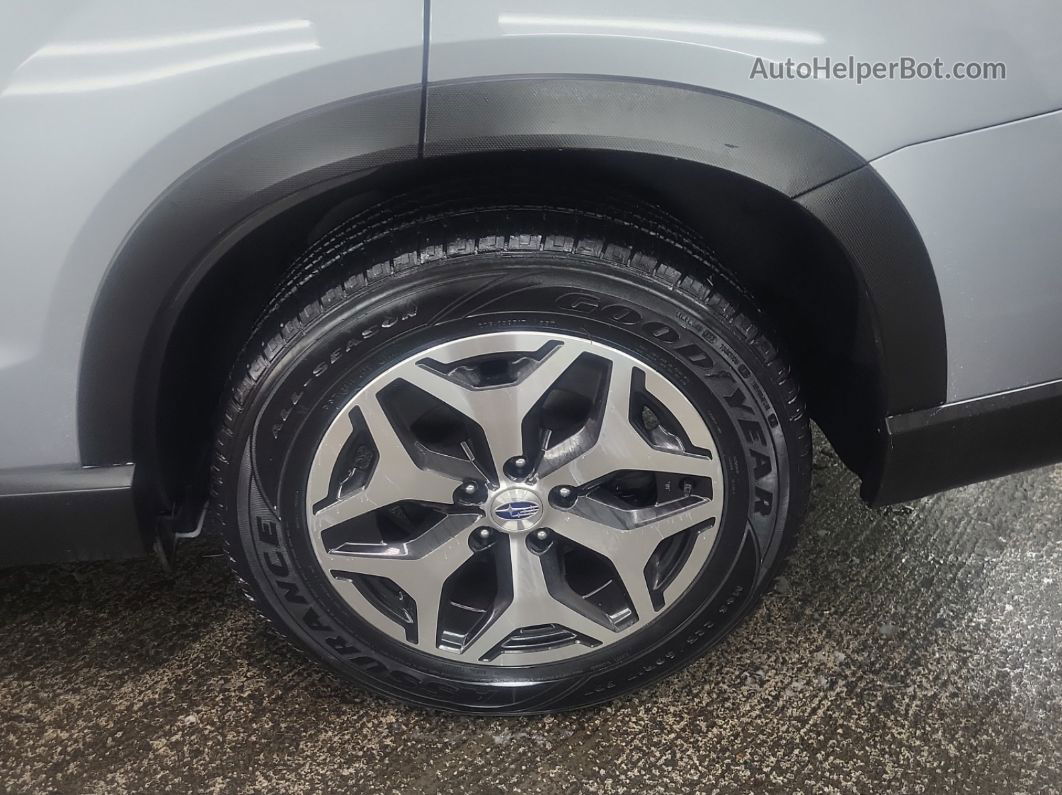 2019 Subaru Forester Premium vin: JF2SKAGC6KH562399