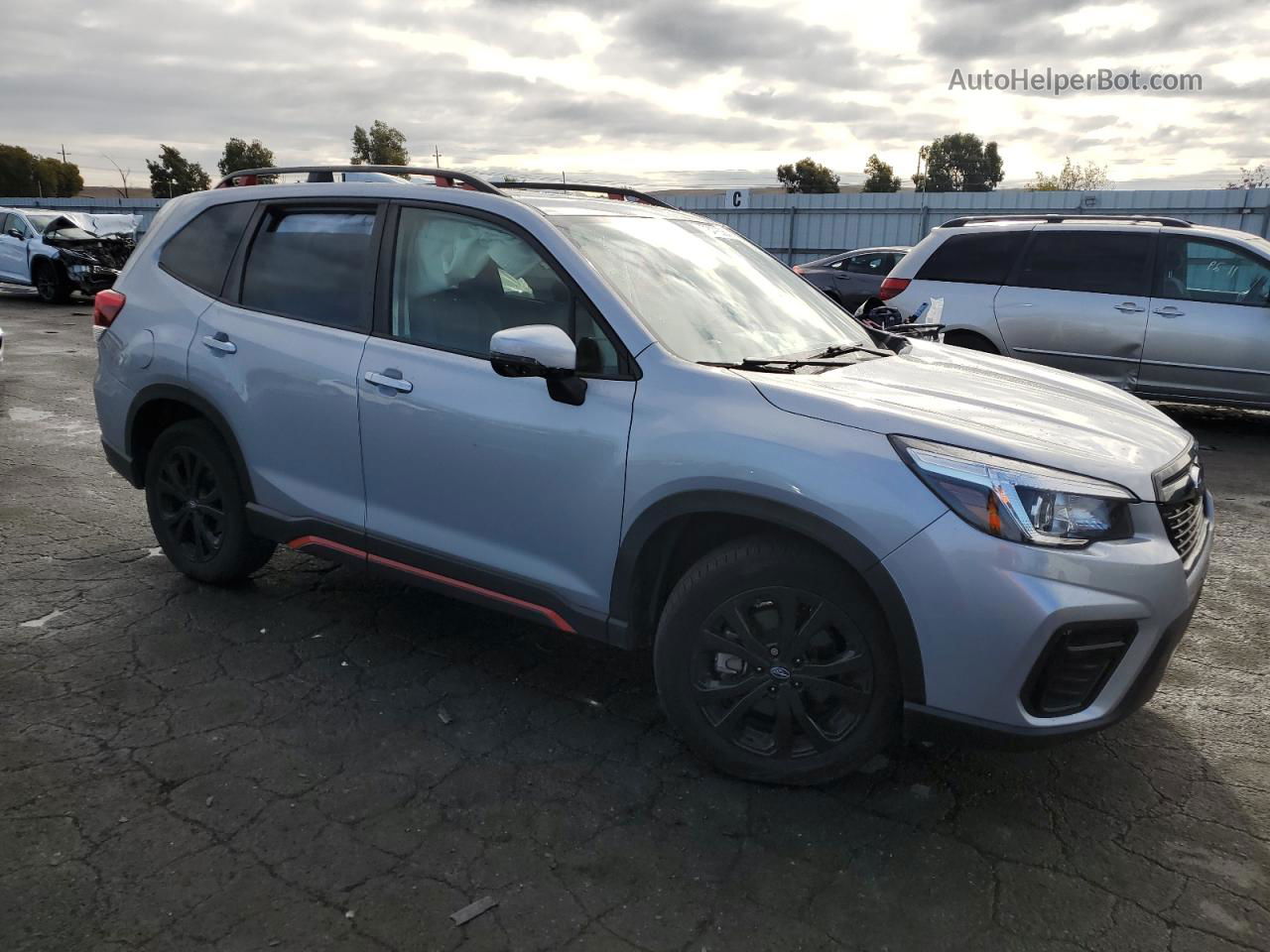 2019 Subaru Forester Sport Silver vin: JF2SKAJC1KH556924