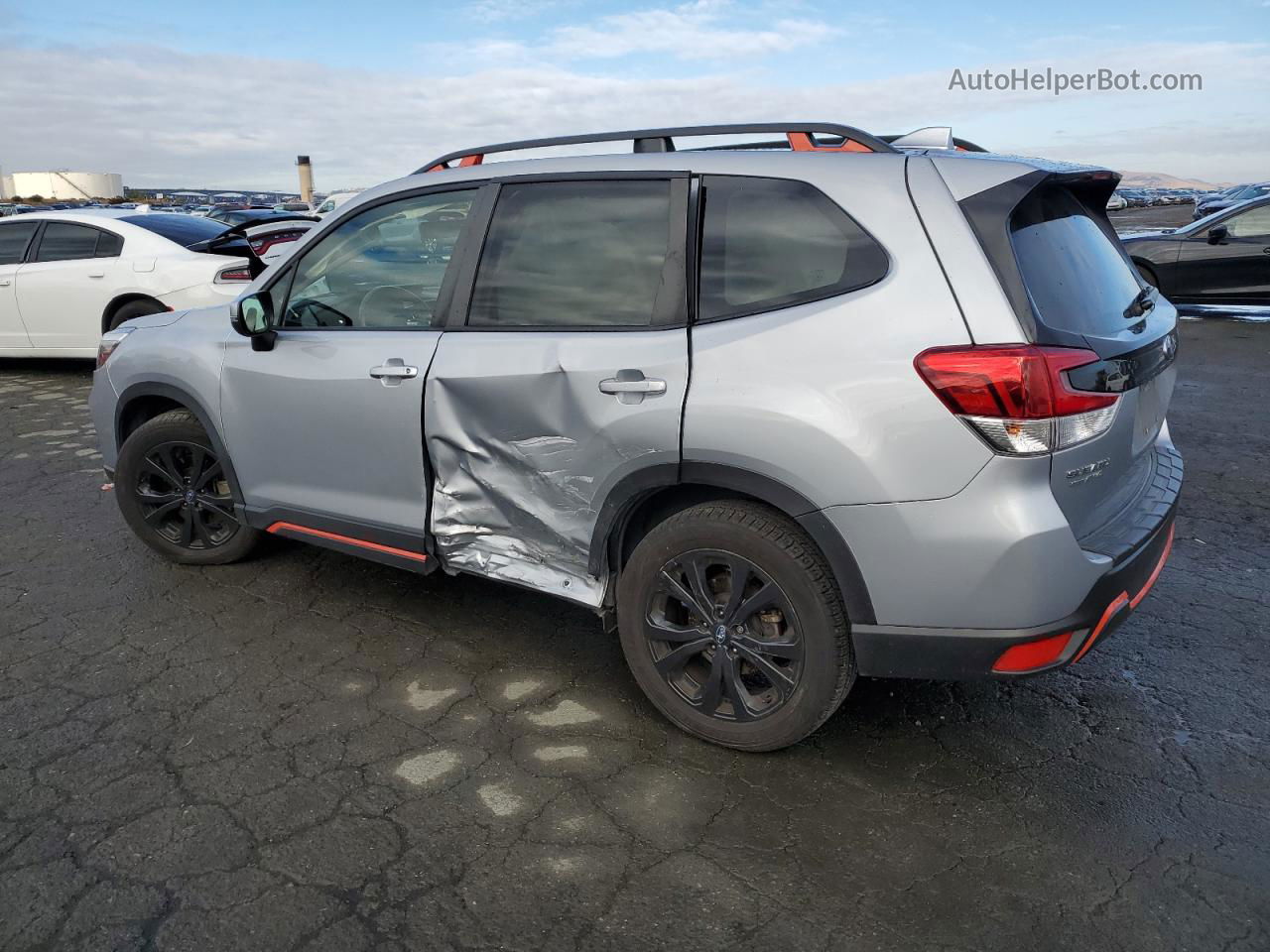 2019 Subaru Forester Sport Silver vin: JF2SKAJC1KH556924