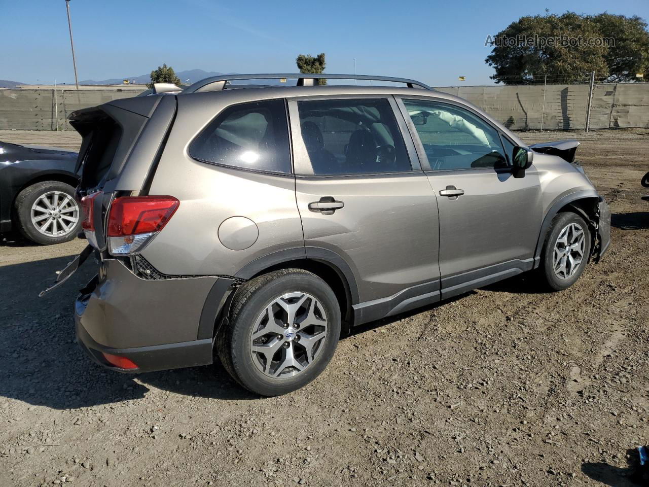 2020 Subaru Forester Premium Gray vin: JF2SKAJC3LH419081