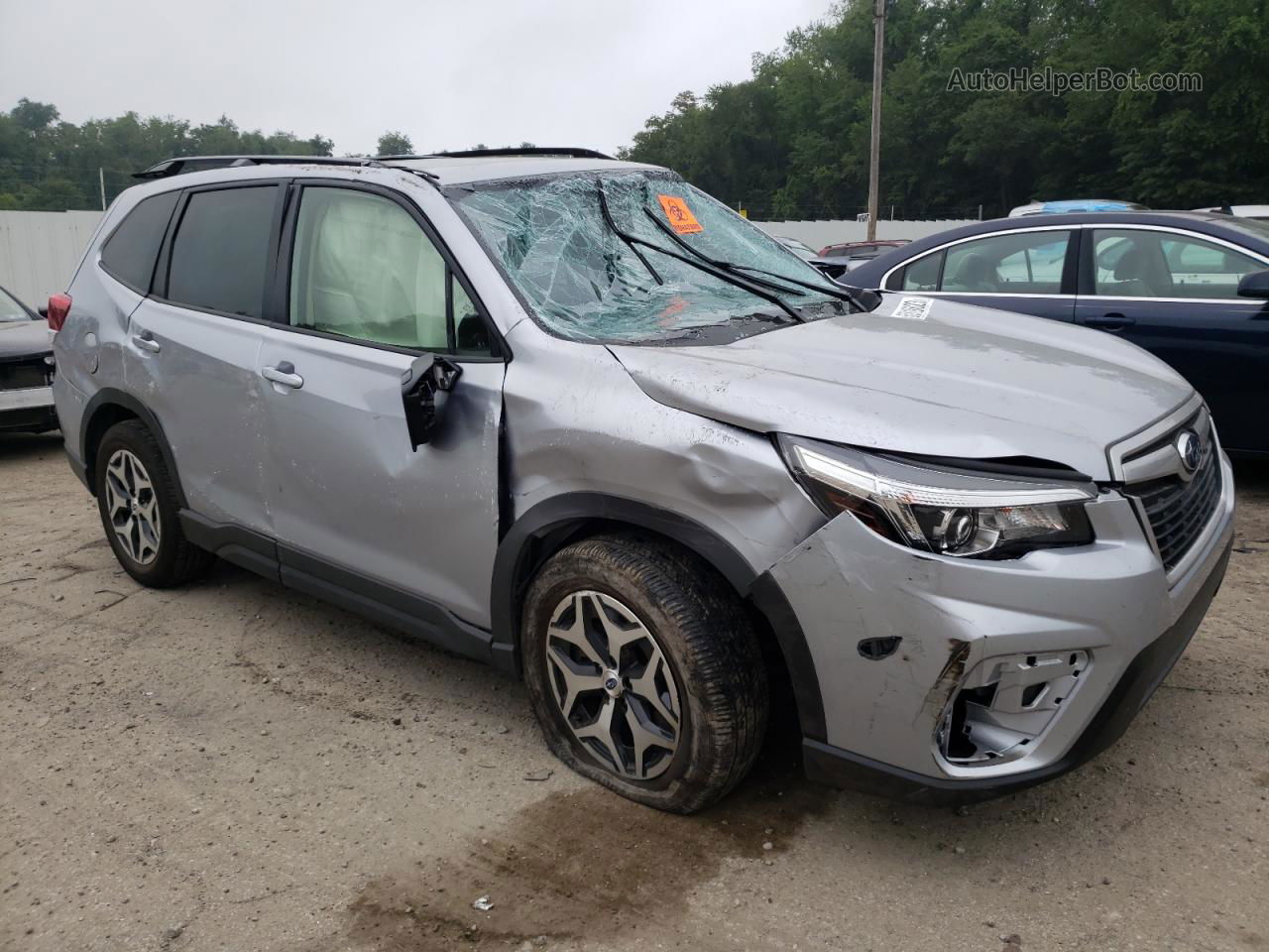 2020 Subaru Forester Premium Серебряный vin: JF2SKAJC8LH583619