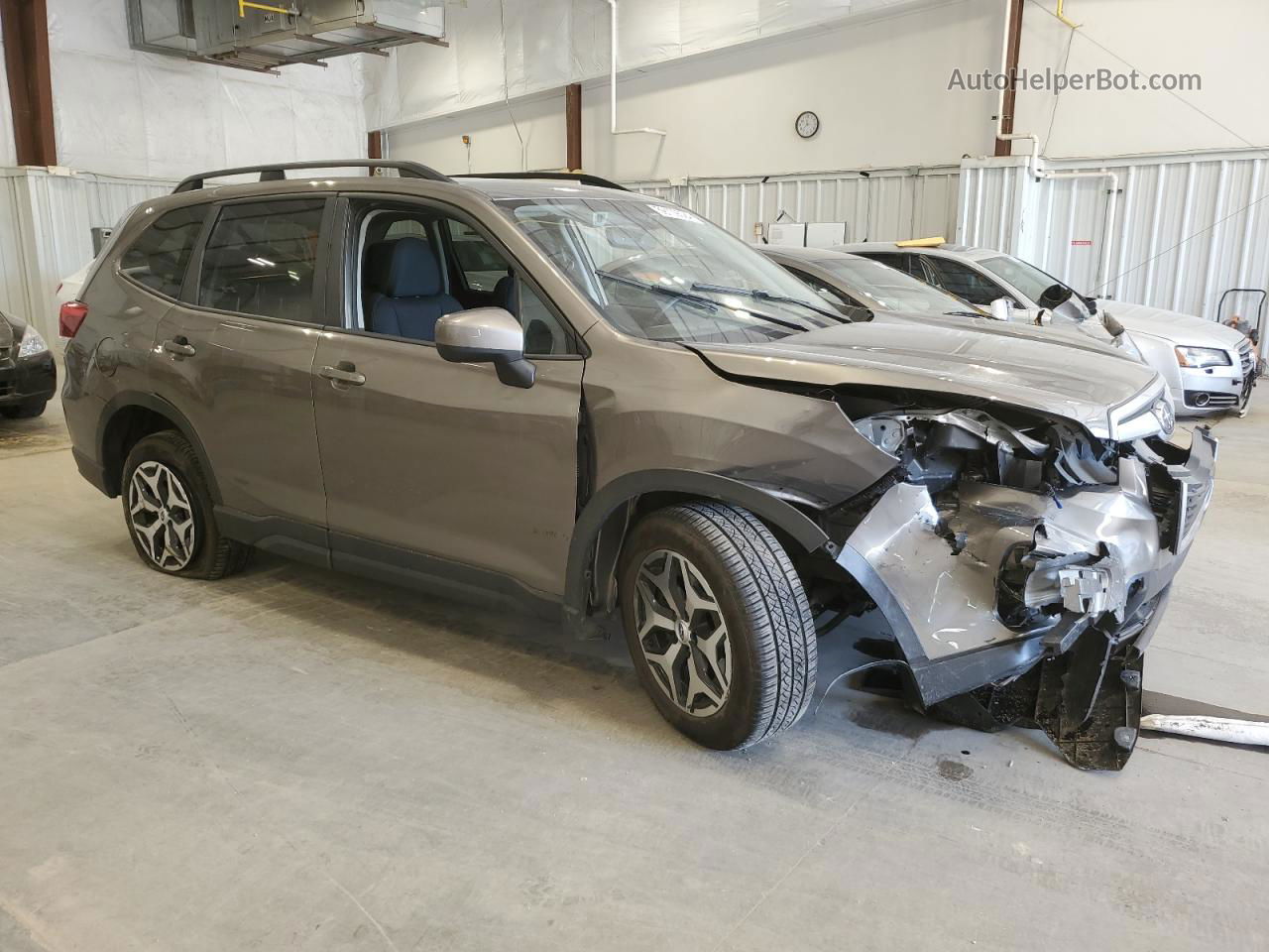 2020 Subaru Forester Premium Gray vin: JF2SKAJC9LH415763