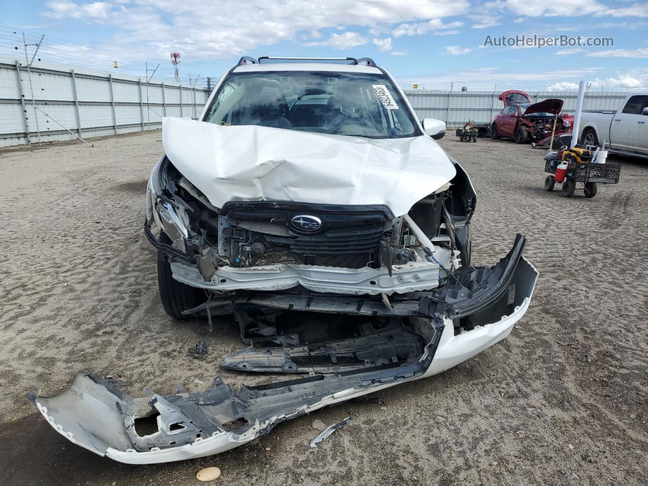 2019 Subaru Forester Sport White vin: JF2SKAKC6KH578125