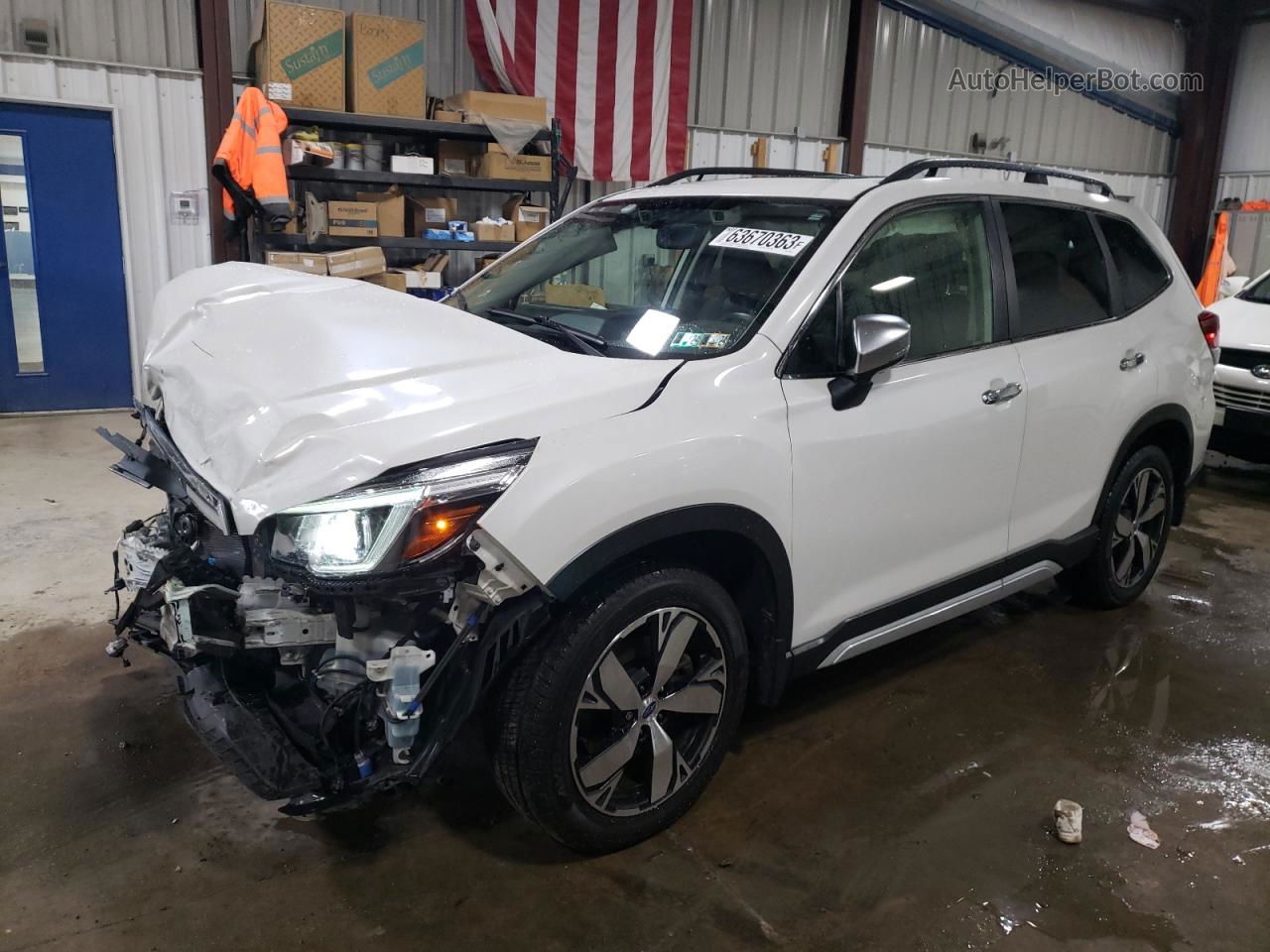 2019 Subaru Forester Touring White vin: JF2SKAWC5KH593144