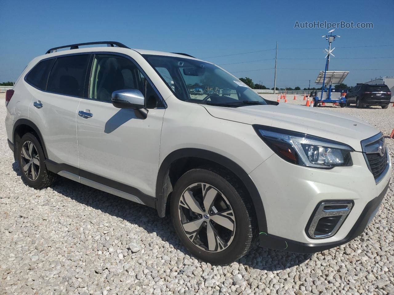 2019 Subaru Forester Touring White vin: JF2SKAWC7KH421343