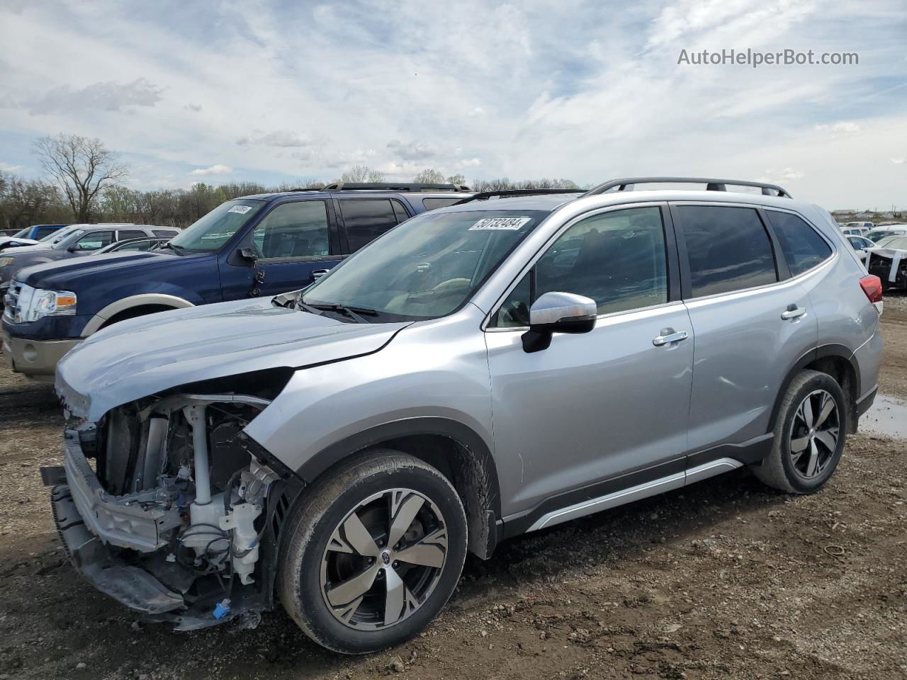 2019 Subaru Forester Touring Серебряный vin: JF2SKAWC8KH445456