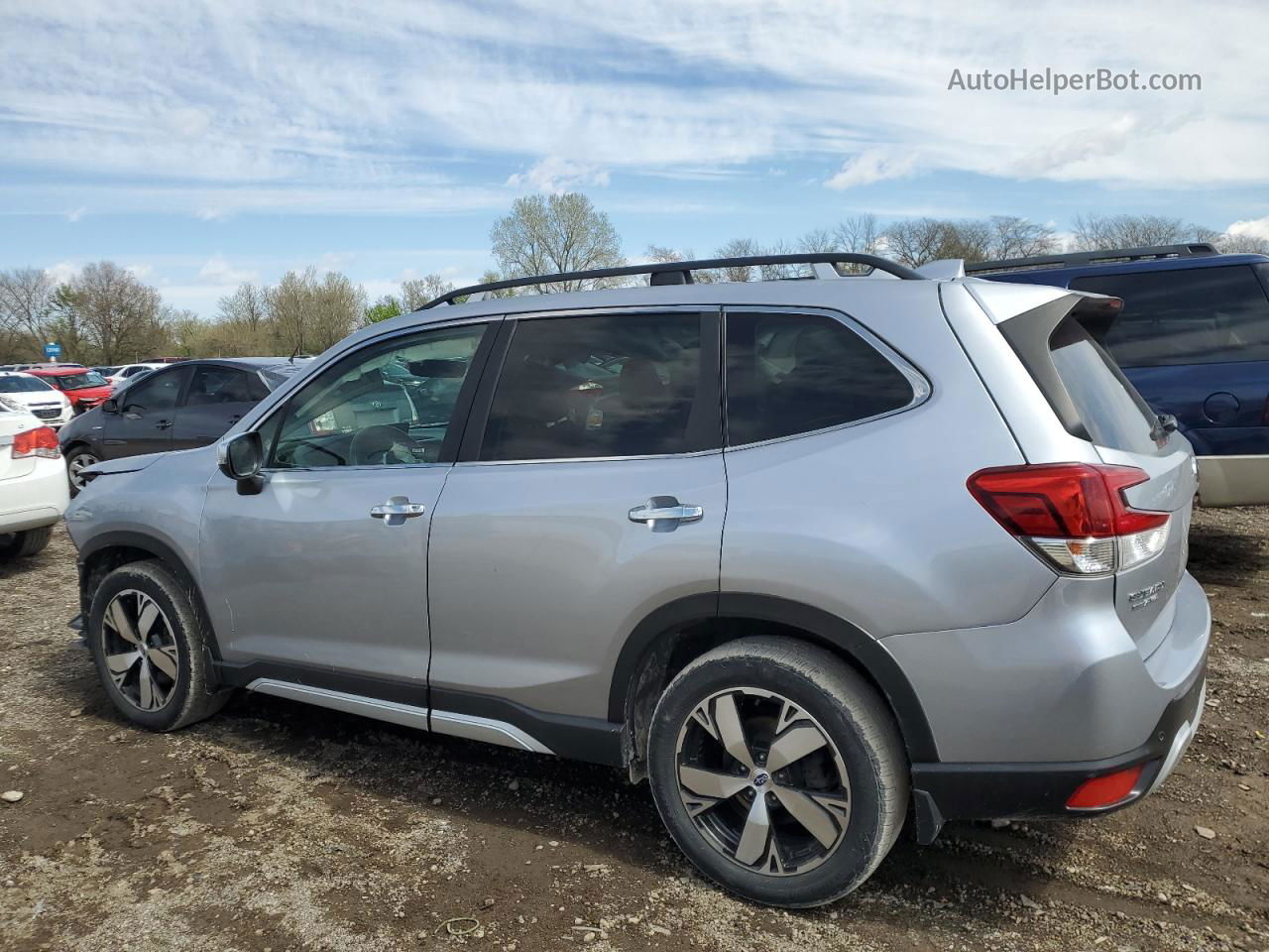 2019 Subaru Forester Touring Серебряный vin: JF2SKAWC8KH445456