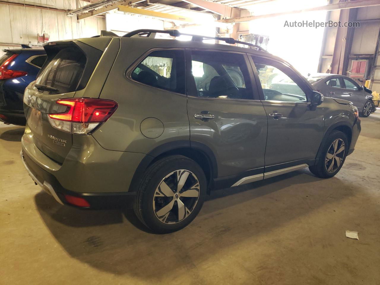 2019 Subaru Forester Touring Green vin: JF2SKAWCXKH564531