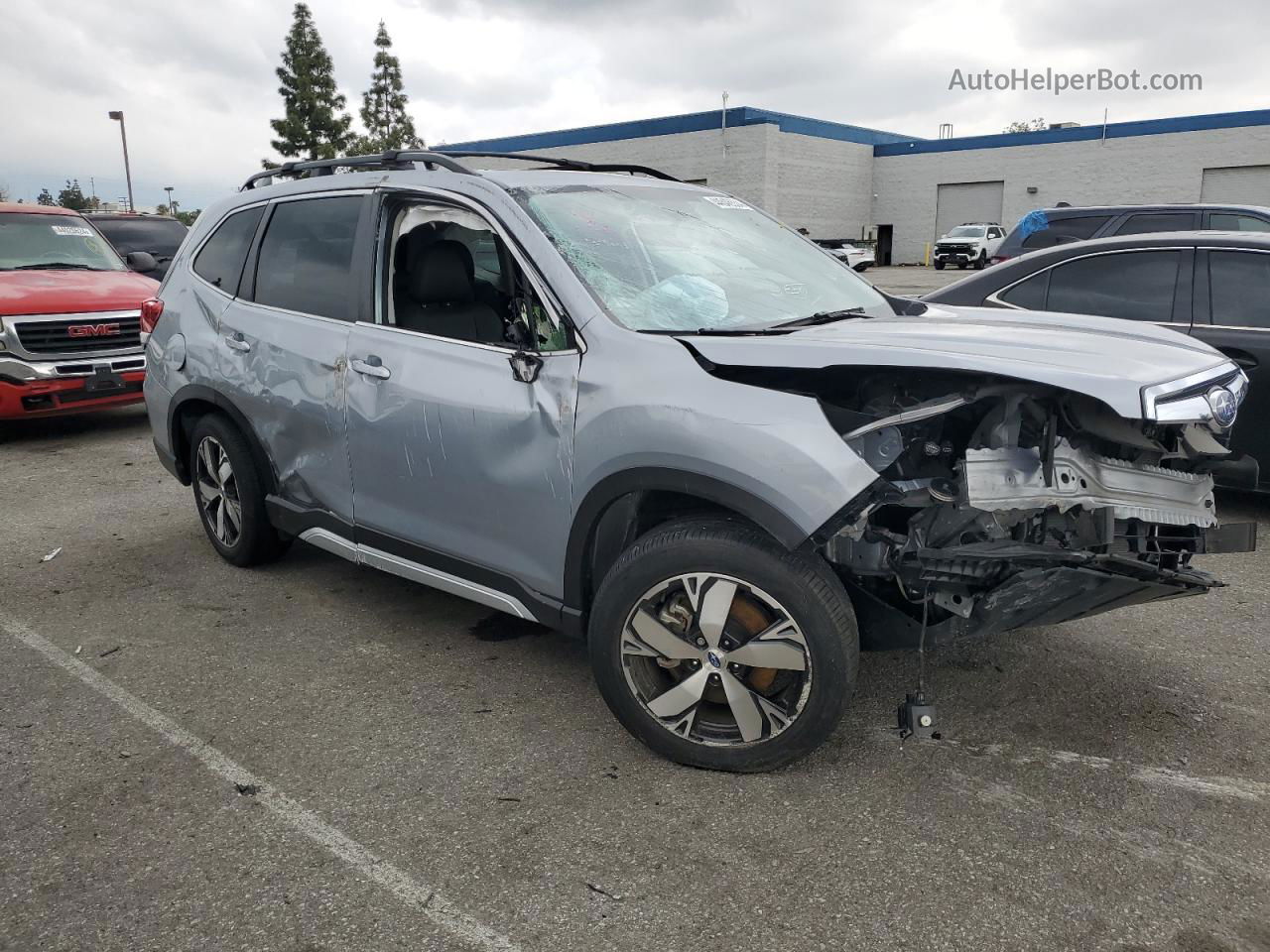 2020 Subaru Forester Touring Silver vin: JF2SKAXCXLH480984