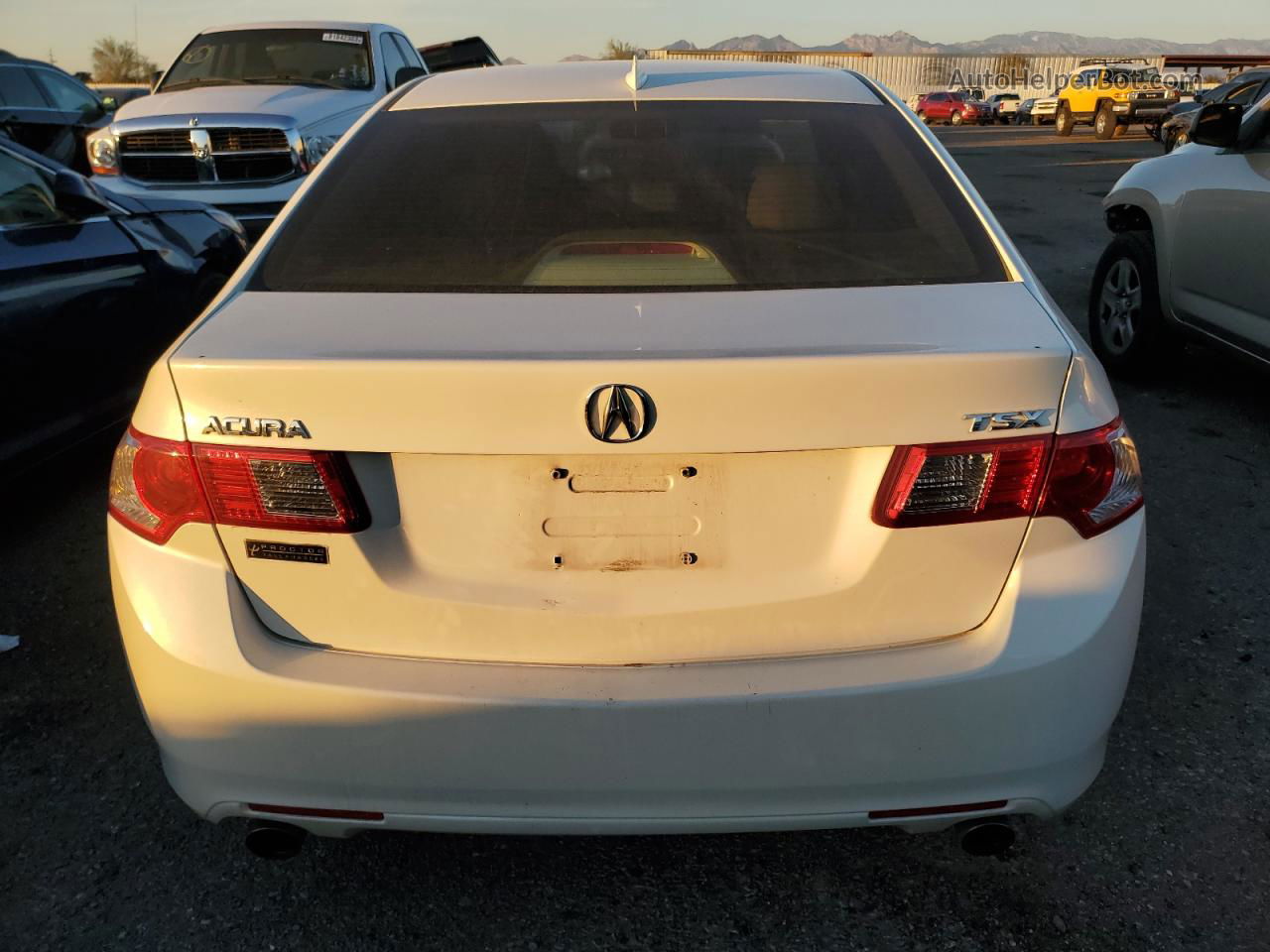 2010 Acura Tsx  White vin: JH4CU2F60AC035841