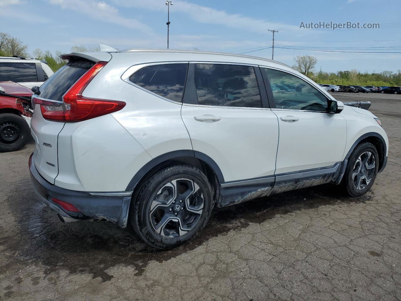 2019 Honda Cr-v Touring White vin: JHLRW2H99KX004730