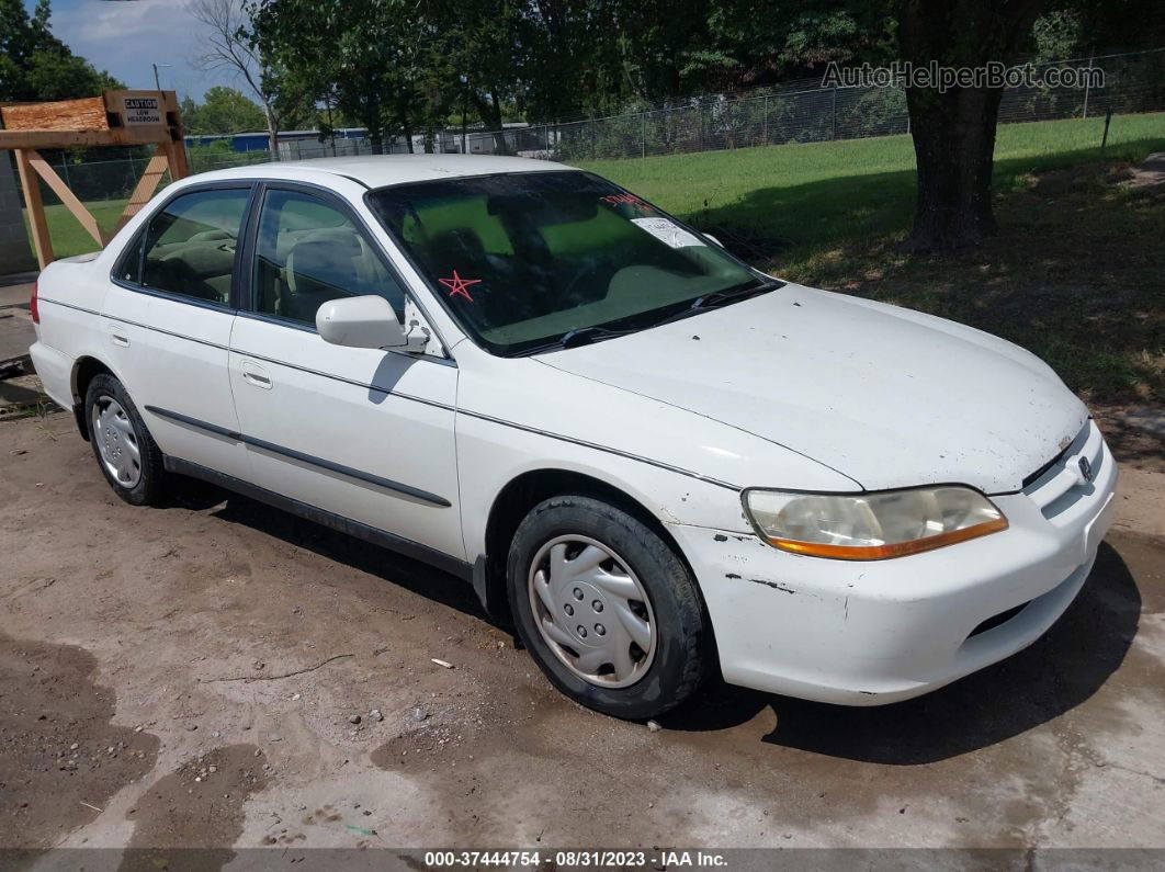 2000 Honda Accord Sdn Lx White vin: JHMCG5642YC010361