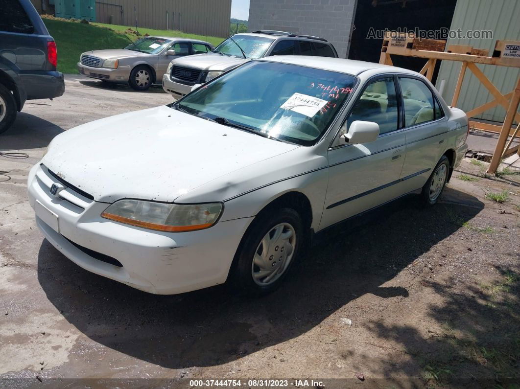 2000 Honda Accord Sdn Lx White vin: JHMCG5642YC010361