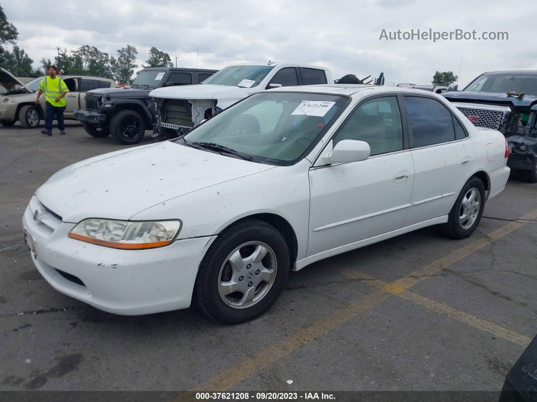 2000 Honda Accord Sdn Ex White vin: JHMCG6678YC030971