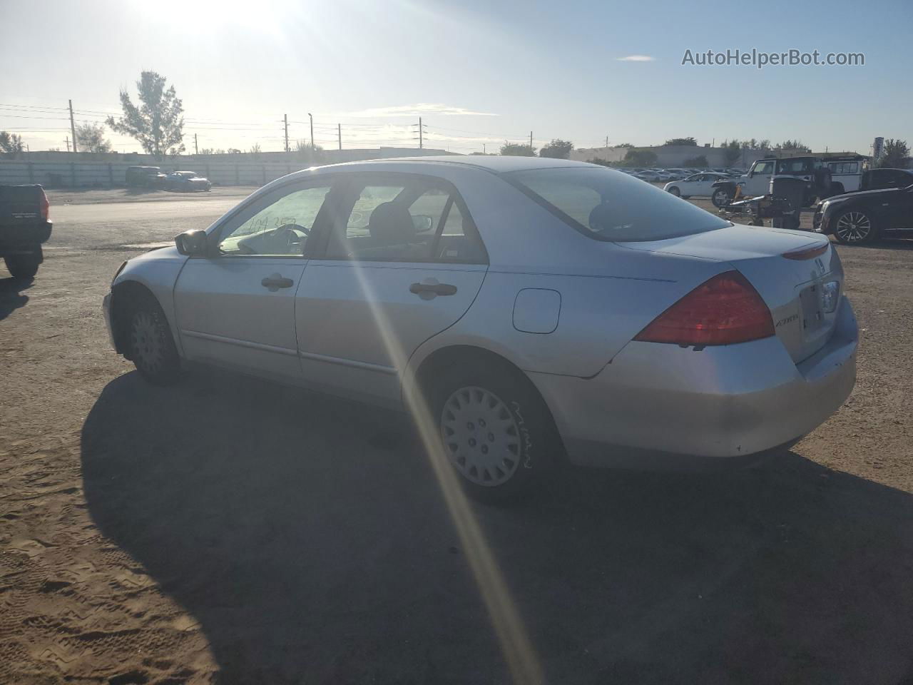 2007 Honda Accord Value Серебряный vin: JHMCM56177C009106