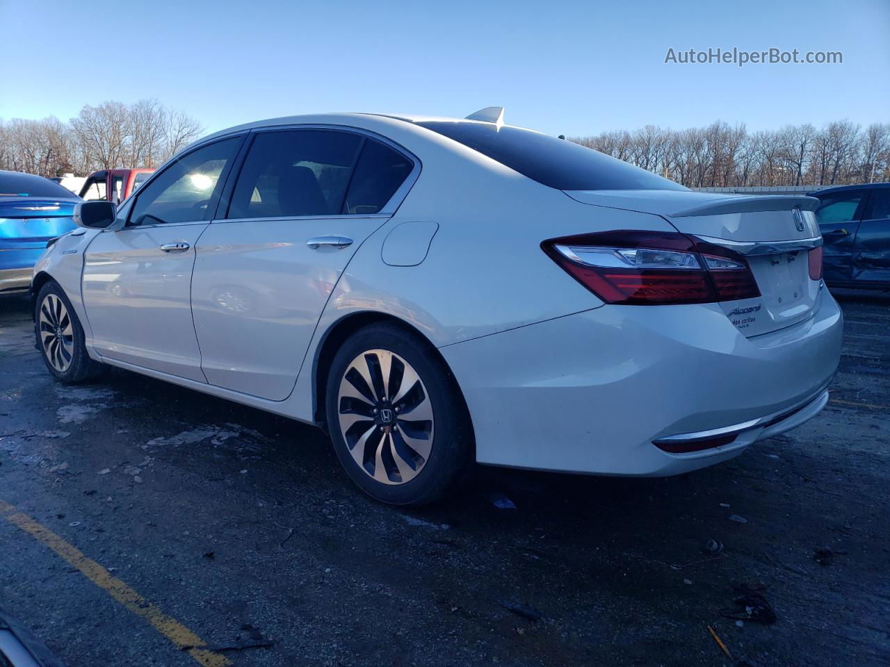 2017 Honda Accord Hybrid White vin: JHMCR6F37HC017331