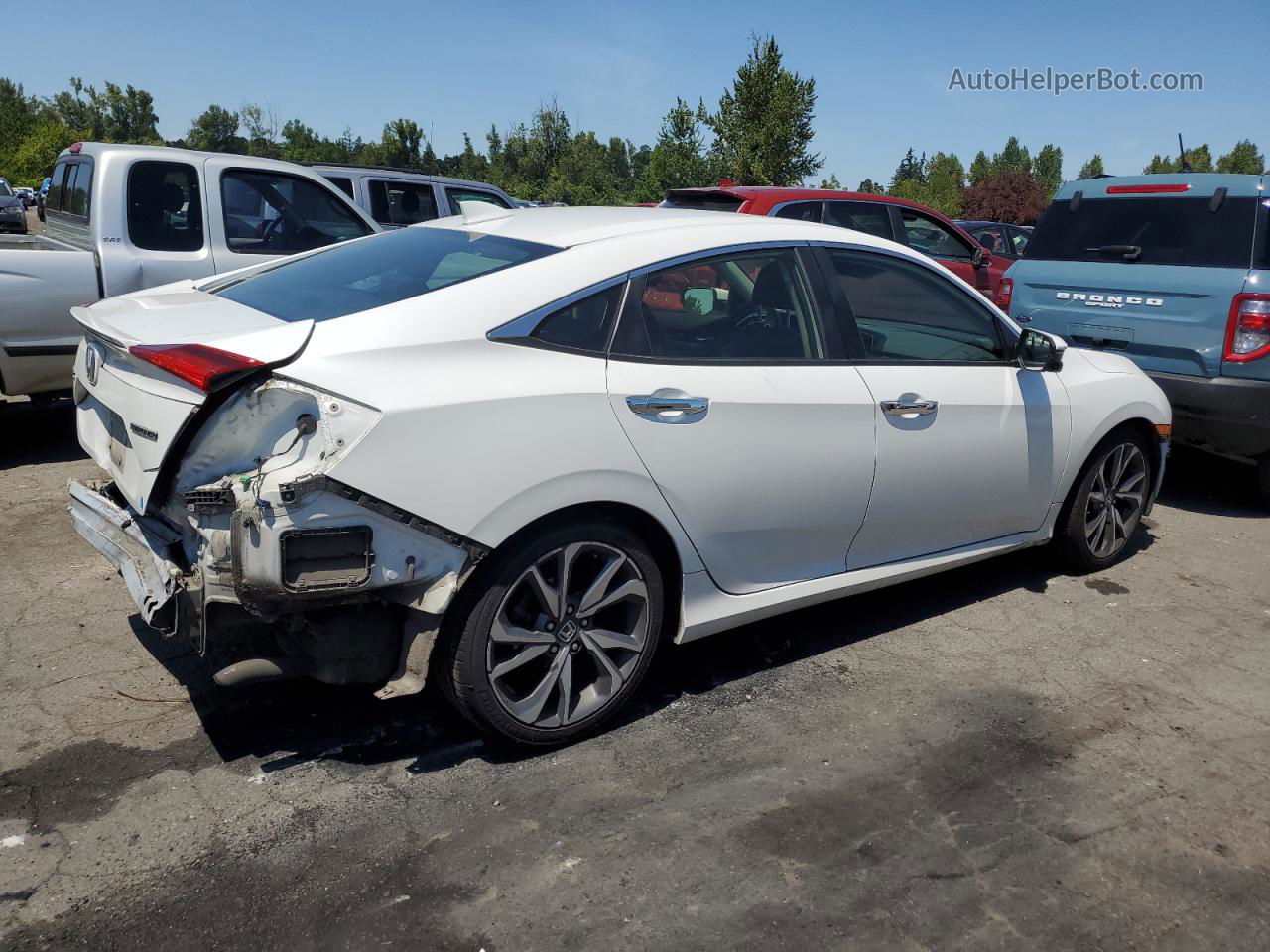 2019 Honda Civic Touring White vin: JHMFC1F97KX008263