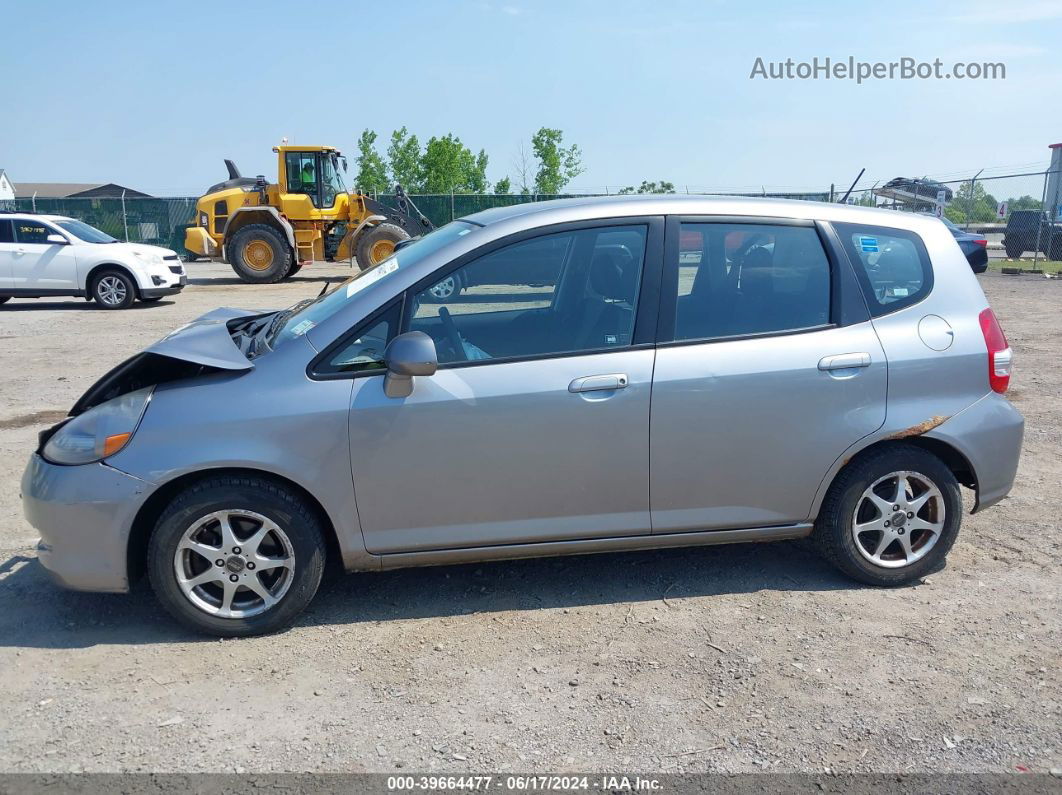 2008 Honda Fit   Silver vin: JHMGD37498S002597