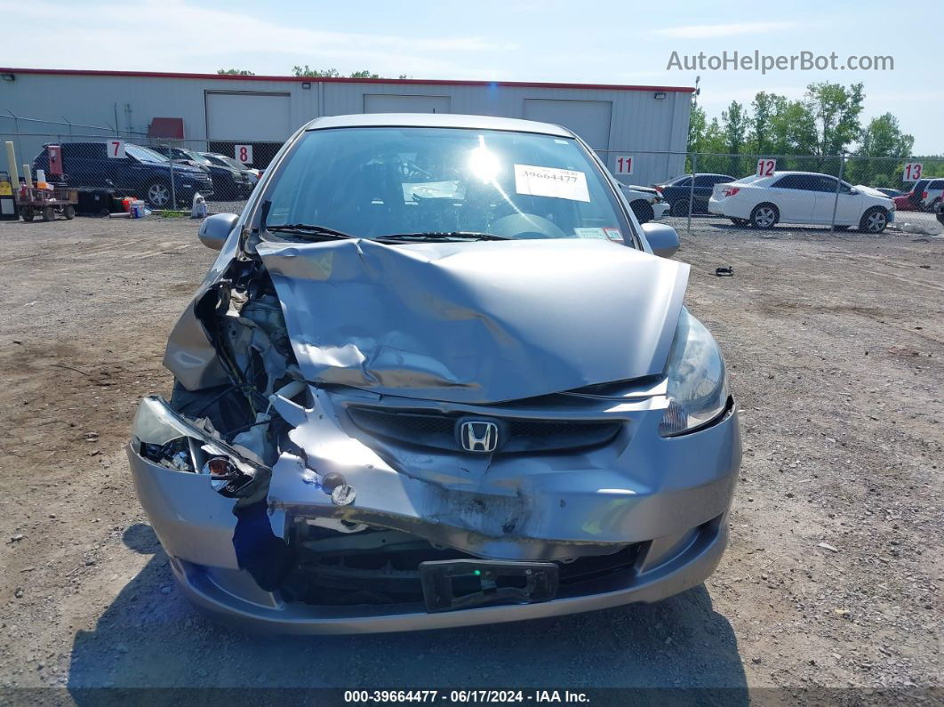 2008 Honda Fit   Silver vin: JHMGD37498S002597