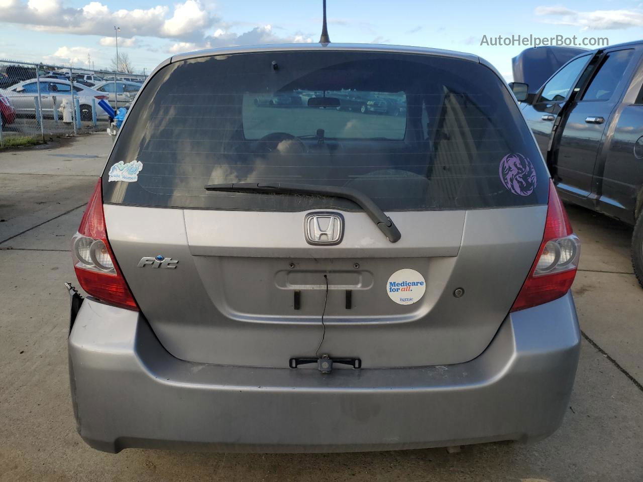 2008 Honda Fit  Silver vin: JHMGD38488S006977