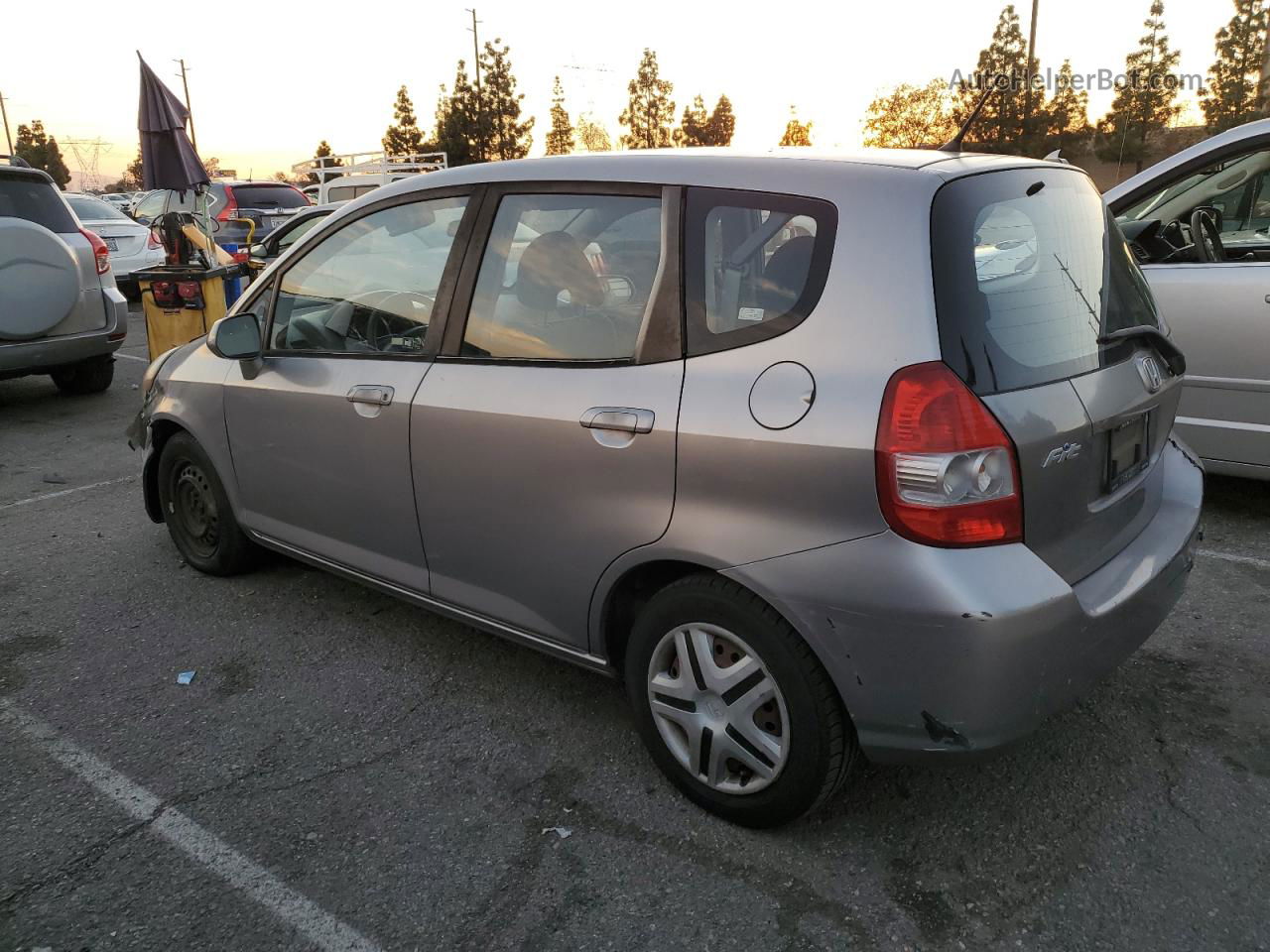 2008 Honda Fit  Silver vin: JHMGD384X8S041116