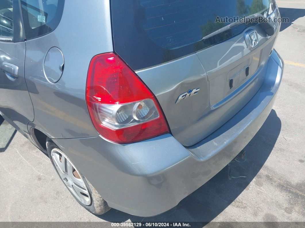 2008 Honda Fit   Silver vin: JHMGD384X8S047286