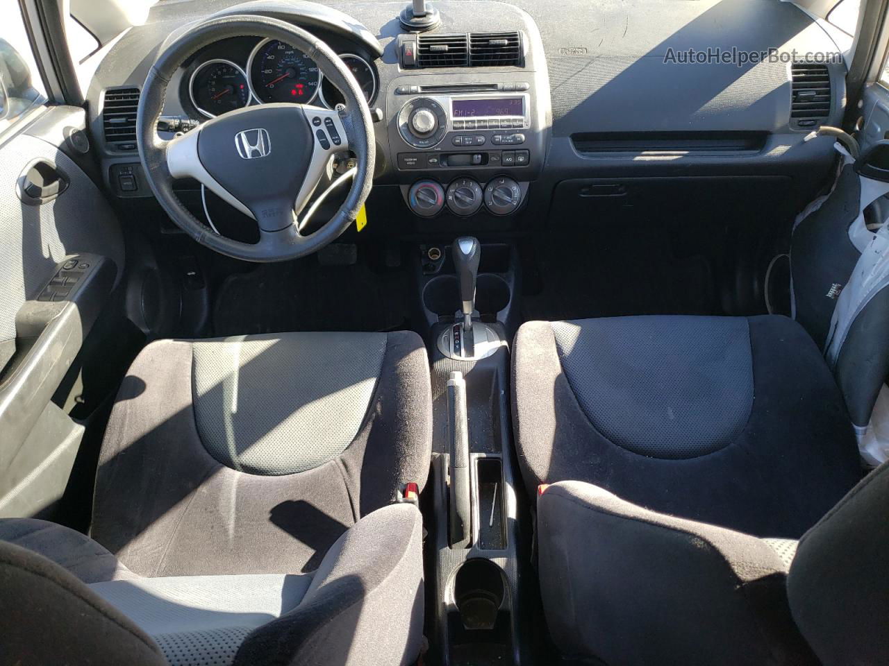 2008 Honda Fit Sport Silver vin: JHMGD38658S052932