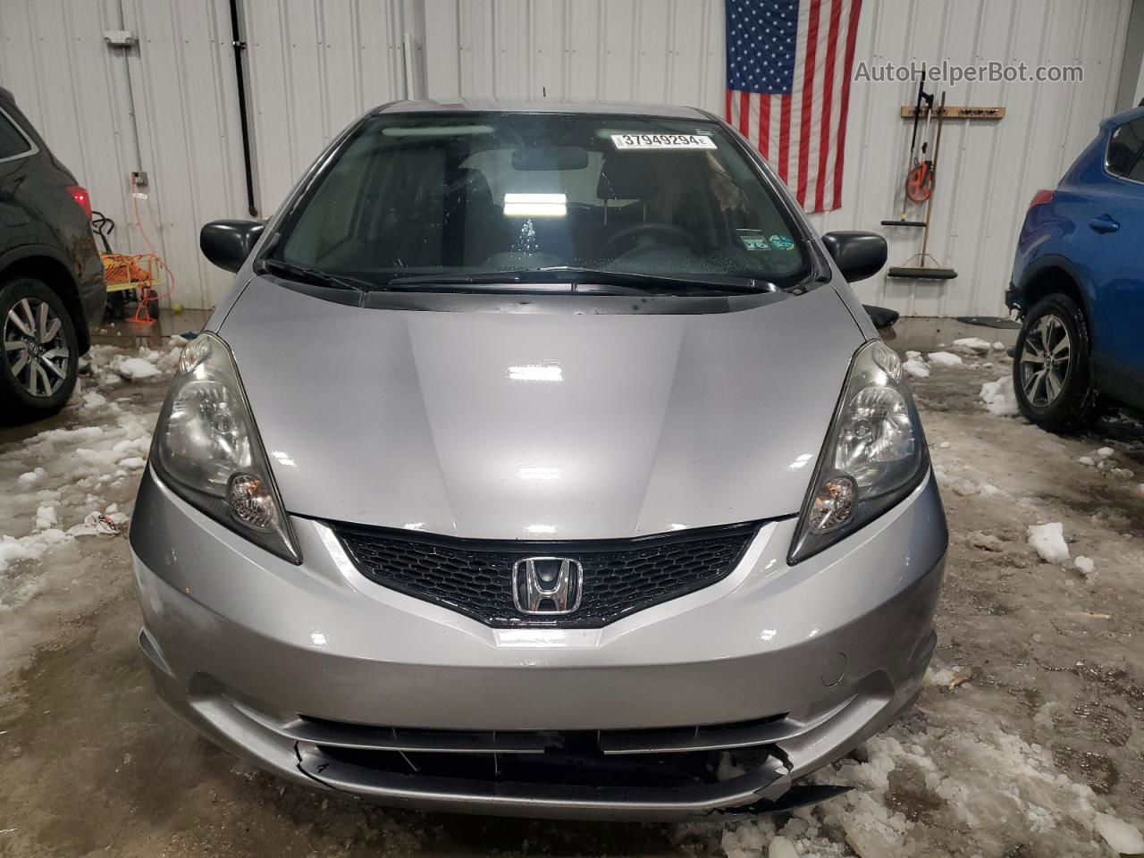 2009 Honda Fit  Silver vin: JHMGE87219C006731