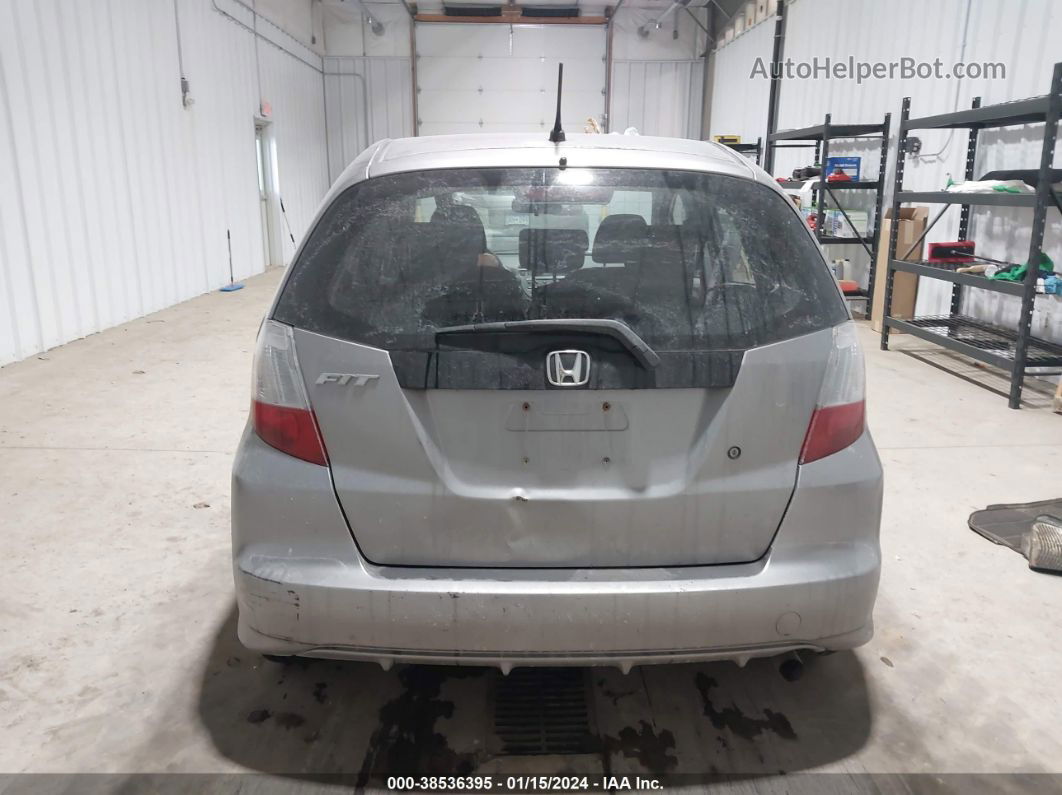 2009 Honda Fit   Silver vin: JHMGE87279S037682