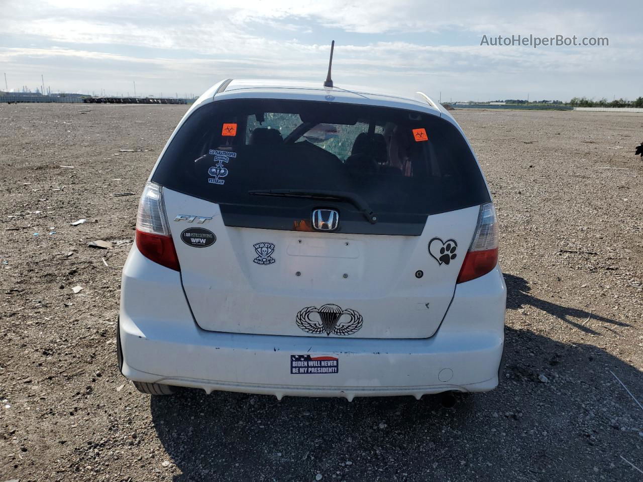 2009 Honda Fit  Белый vin: JHMGE88249S069889