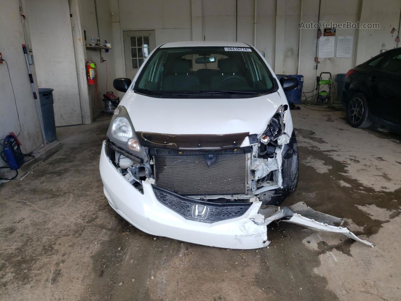 2009 Honda Fit  White vin: JHMGE88259C005421