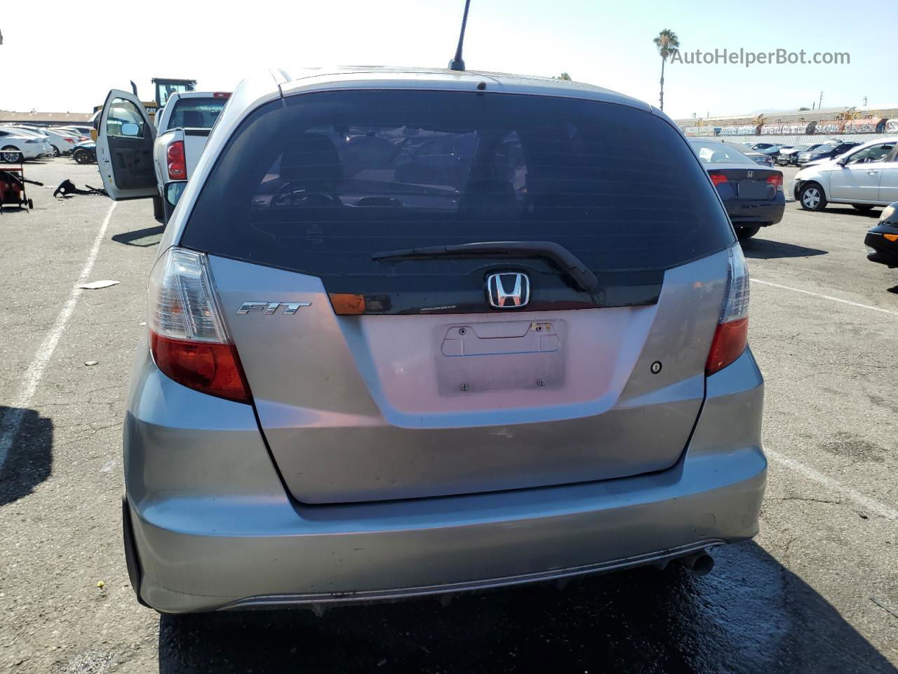 2009 Honda Fit  Silver vin: JHMGE88269S015607