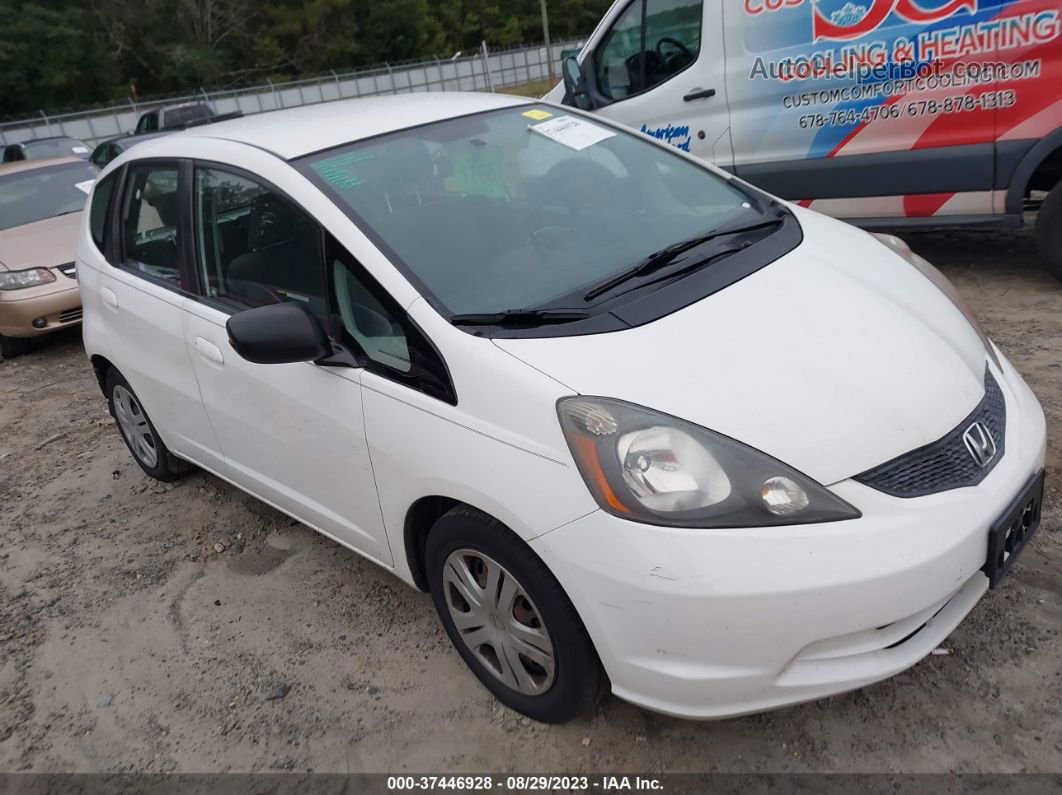 2009 Honda Fit   White vin: JHMGE88269S048378