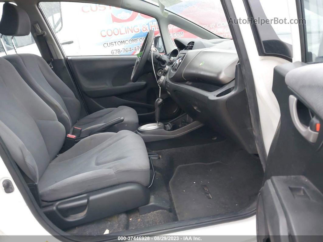 2009 Honda Fit   Белый vin: JHMGE88269S048378