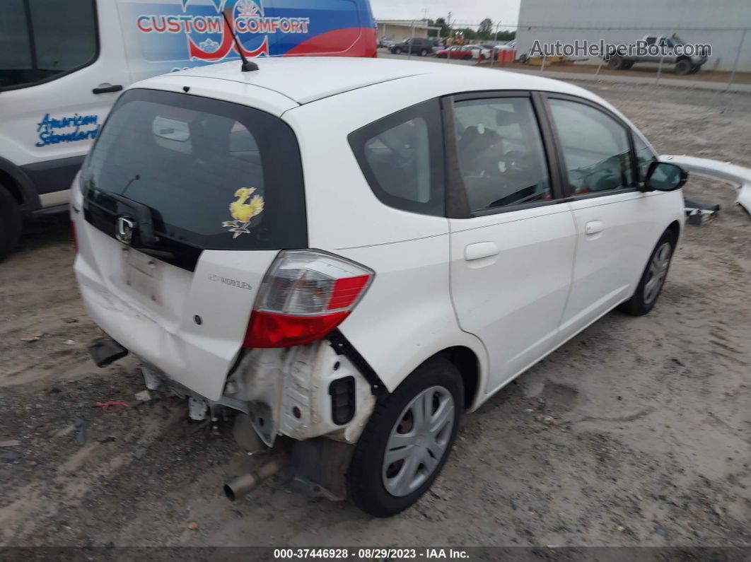 2009 Honda Fit   White vin: JHMGE88269S048378